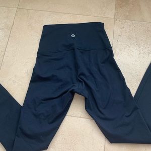 Lululemon Wunder under *Luon* Crop 21’